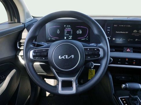 Used 2025 Kia Sportage LX image 17