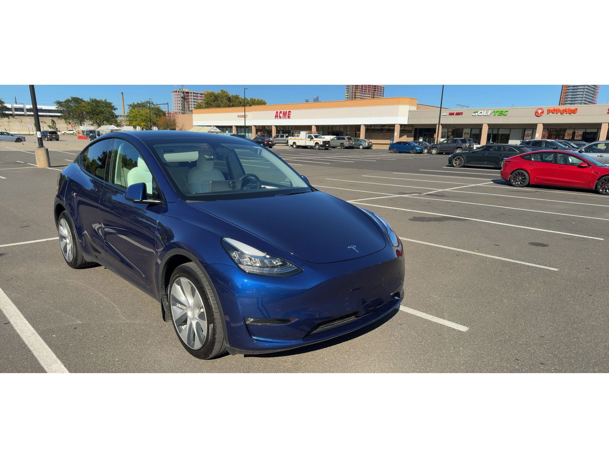 Used 2023 Tesla Model Y Long Range AWD/4WD image 3