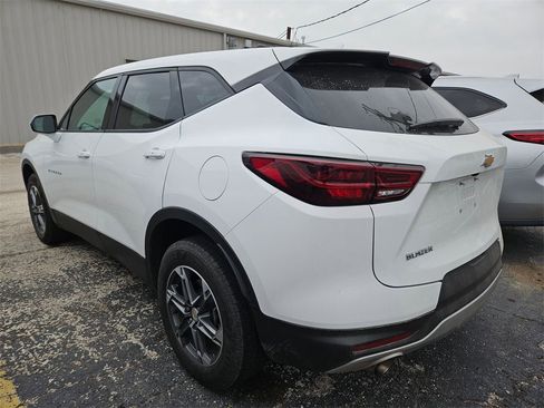 Used 2025 Chevrolet Blazer LT image 3