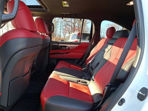 Used 2024 Lexus LX 600 F Sport image 10