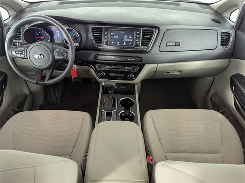 Used 2020 Kia Sedona LX image 15
