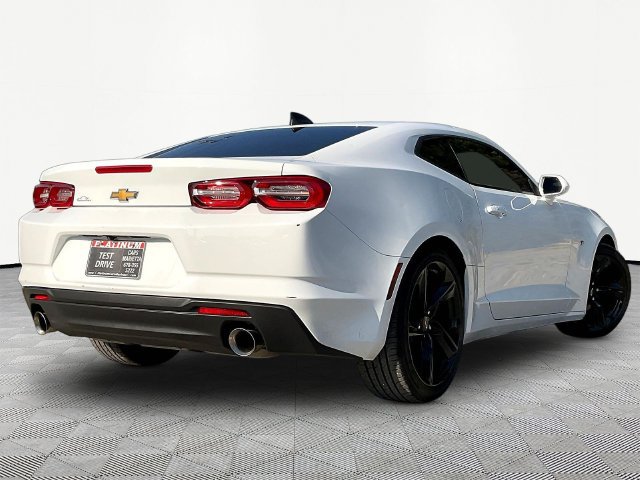 Used 2023 Chevrolet Camaro LT w/ Technology Package RWD image 5