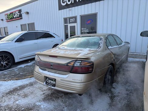 Used 2005 Pontiac Bonneville SE image 4