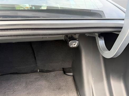 Used 2020 Toyota Yaris L FWD image 14