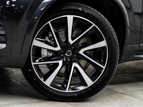 Used 2021 Volvo XC90 T8 Inscription Expression w/ Climate Package image 3