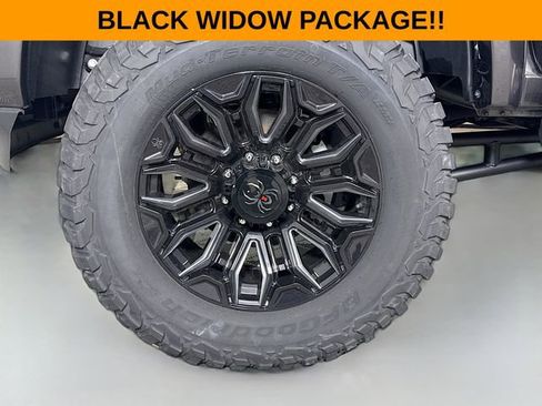 New 2025 RAM 2500 Laramie w/ Night Edition AWD/4WD image 31
