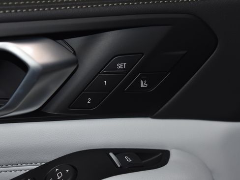 New 2026 BMW X5 xDrive40i w/ Executive Package image 4