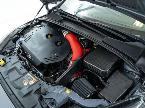 Used 2016 Ford Focus RS image 40