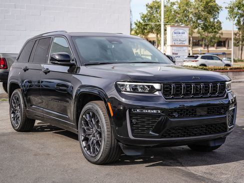 New 2026 Jeep Grand Cherokee Summit AWD/4WD image 3