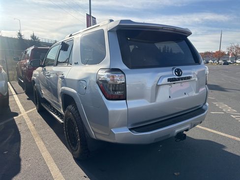 Used 2018 Toyota 4Runner SR5 image 4