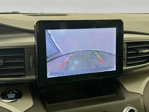 Used 2020 Ford Explorer XLT w/ Equipment Group 202A image 13