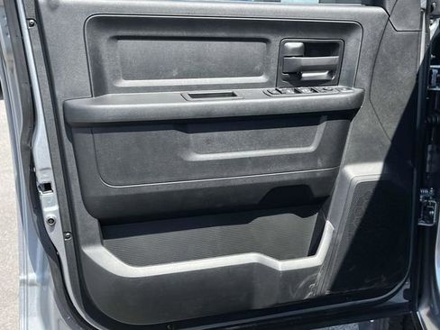 Used 2024 RAM 2500 Tradesman w/ Chrome Appearance Group image 12