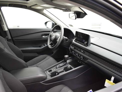 Used 2025 Honda Accord SE image 17