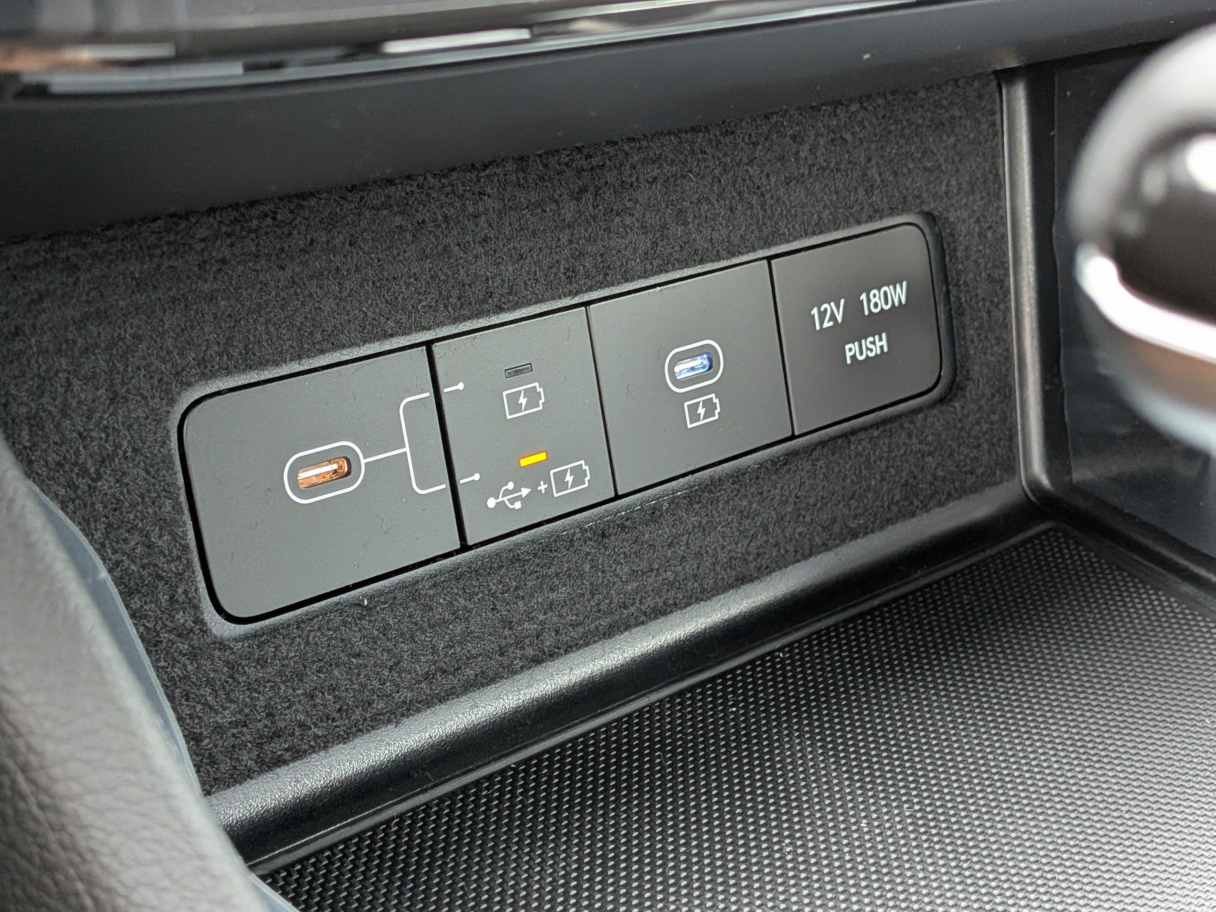 New 2026 Hyundai Elantra Limited FWD image 28