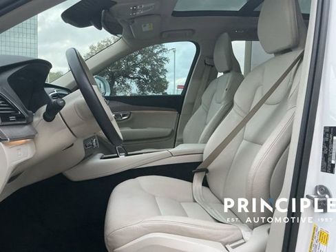 Certified 2023 Volvo XC90 B5 Plus w/ Protection Package Premier AWD/4WD image 28