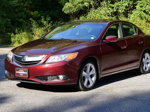 Used 2013 Acura ILX w/ Technology Package image 35