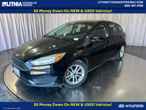 Used 2018 Ford Focus SE FWD image 1
