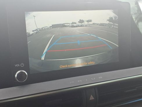 Certified 2023 Toyota Prius XLE image 17