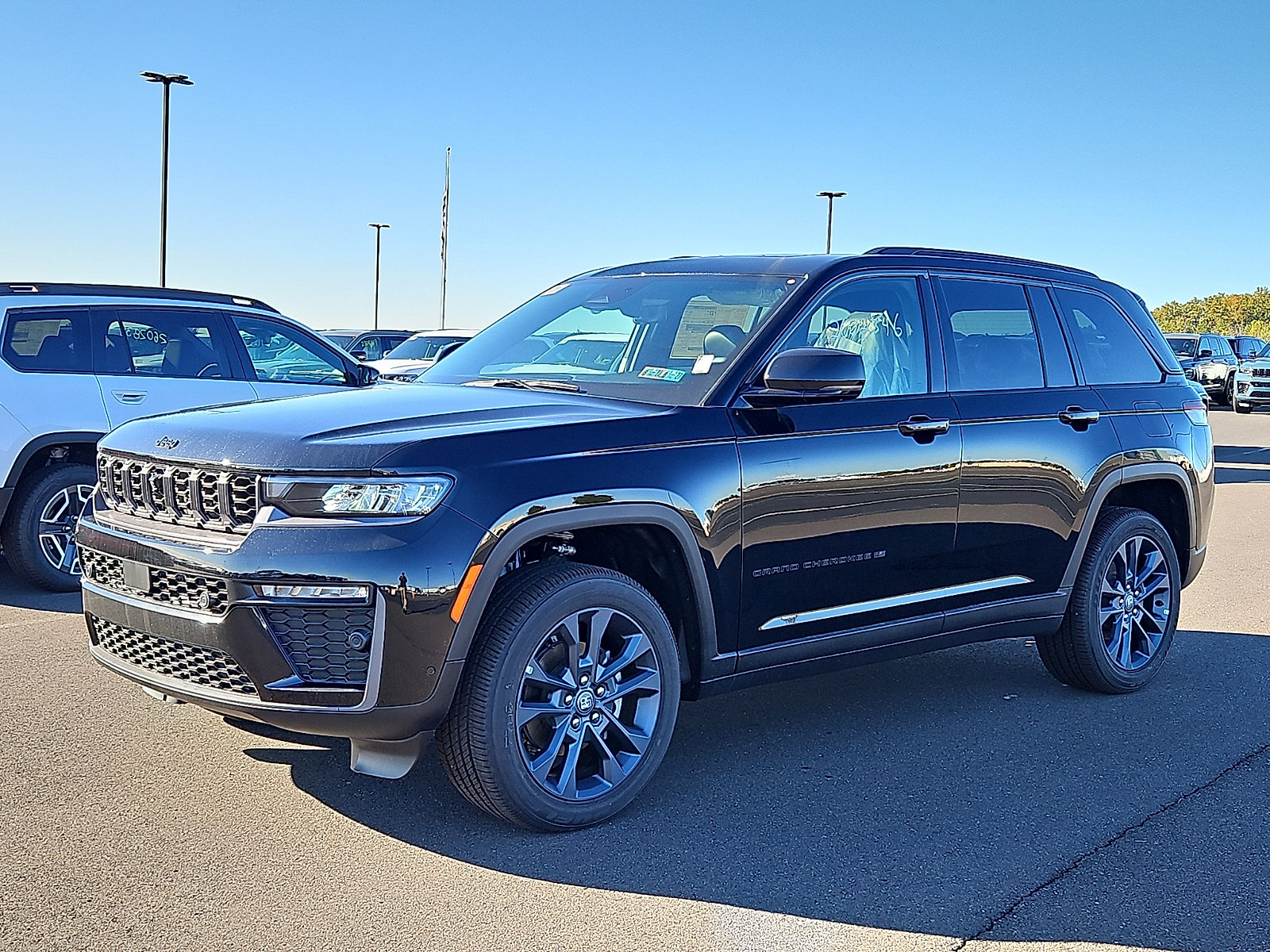 New 2026 Jeep Grand Cherokee Limited AWD/4WD image 2