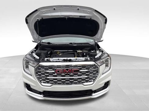 Used 2024 GMC Terrain Denali w/ Denali Premium Package AWD/4WD image 37