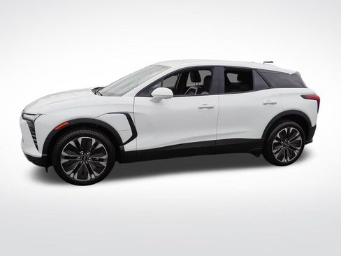 Certified 2025 Chevrolet Blazer EV LT w/ Super Cruise Package AWD/4WD image 4