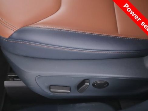 Used 2022 Ford Maverick Lariat w/ Lariat Luxury Package FWD image 18