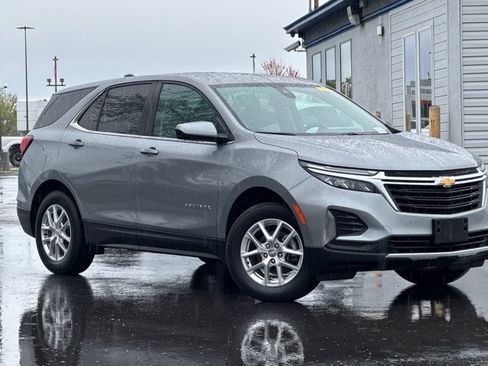 Used 2024 Chevrolet Equinox LT image 1
