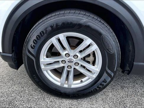 Used 2020 Ford Explorer XLT w/ Class III Trailer Tow Package RWD image 11