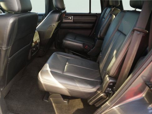 Used 2017 Ford Expedition Platinum RWD image 13