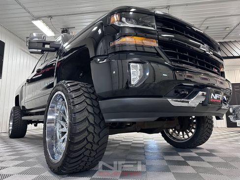 Used 2017 Chevrolet Silverado 1500 LT w/ All Star Edition AWD/4WD image 15