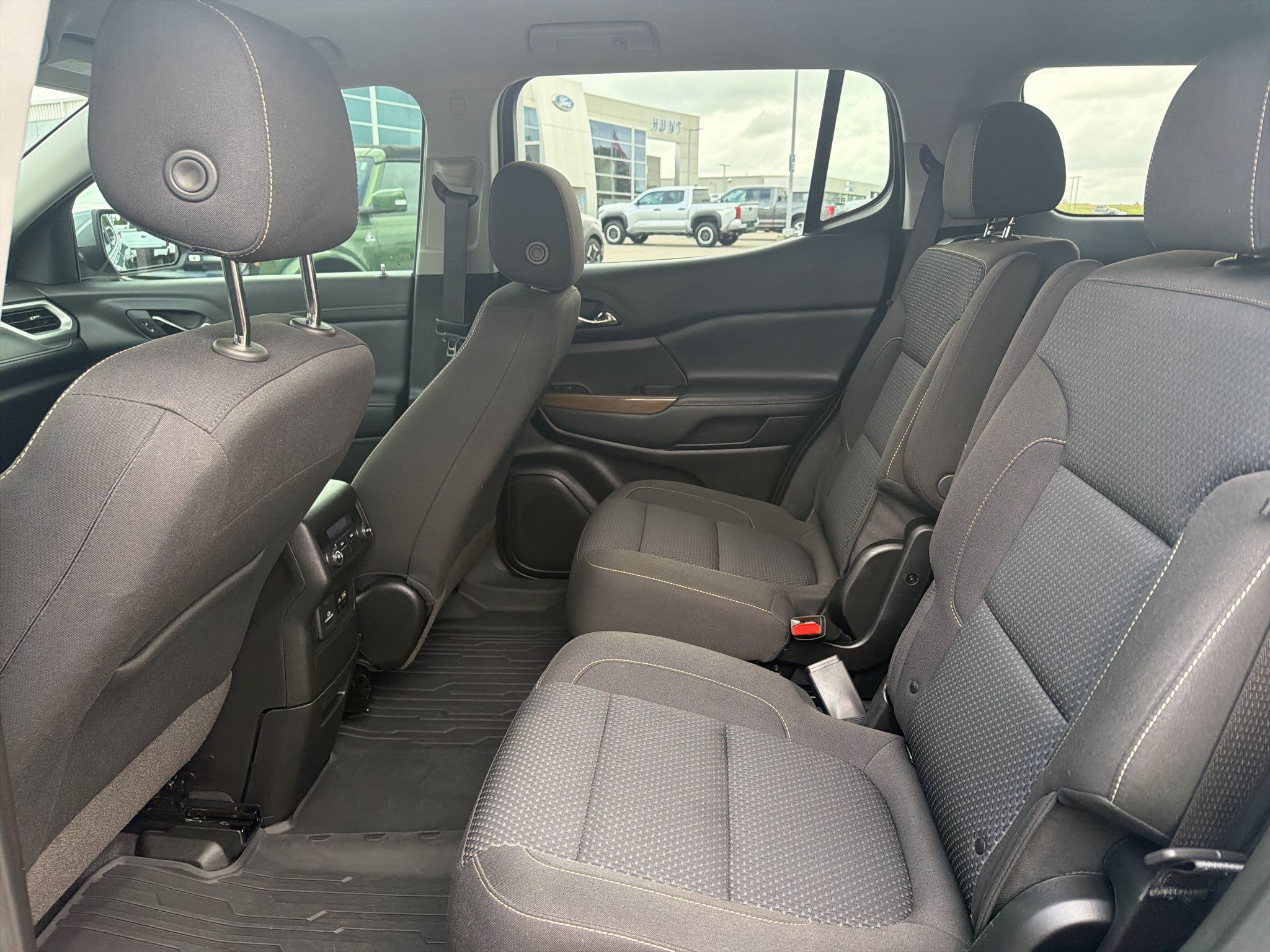 Used 2023 GMC Acadia SLE w/ Driver Convenience Package FWD image 26