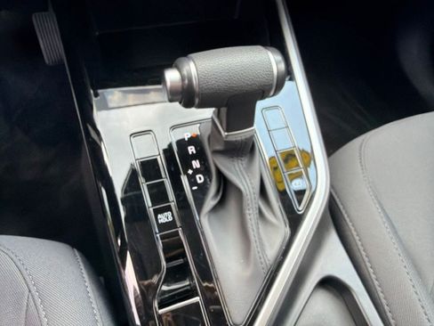Certified 2024 Kia Niro LX FWD image 20