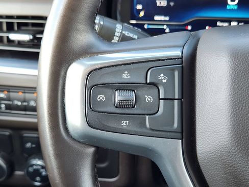 Used 2024 Chevrolet Suburban LT RWD image 27