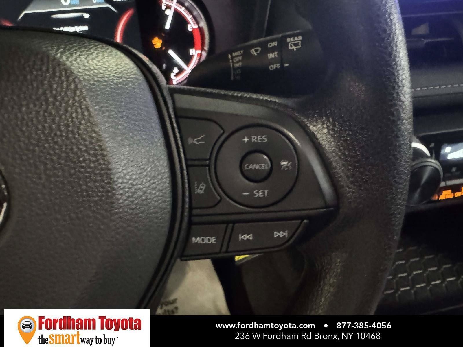 Used 2025 Toyota RAV4 LE AWD/4WD image 20
