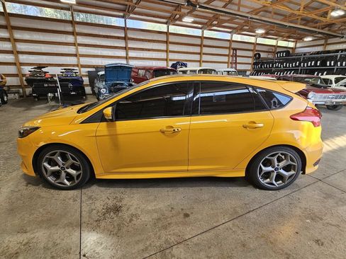 Used 2015 Ford Focus ST w/ Equipment Group 401A FWD image 5