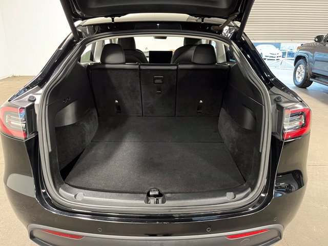 Used 2021 Tesla Model Y Long Range AWD/4WD image 17