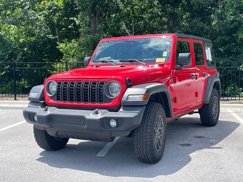 Used 2025 Jeep Wrangler Unlimited Sport AWD/4WD image 3