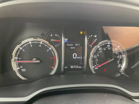 Used 2020 Toyota 4Runner TRD Off-Road Premium w/ Moonroof Package AWD/4WD image 27
