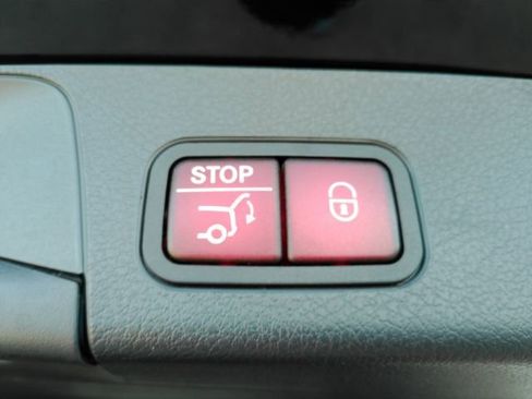 Used 2024 Mercedes-Benz GLB 250 image 29