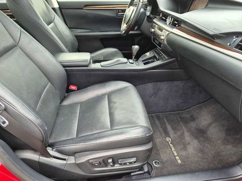 Used 2013 Lexus ES 350 w/ Ultra Luxury Pkg FWD image 28
