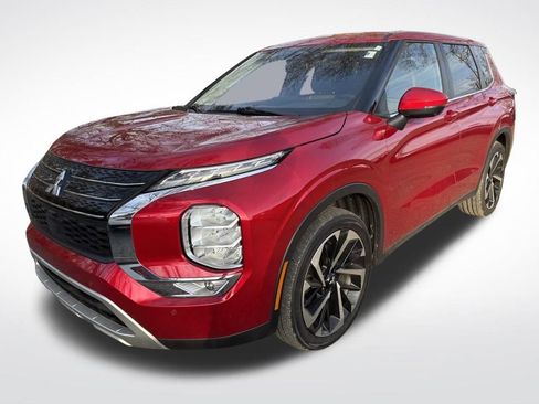 Used 2024 Mitsubishi Outlander SE image 8