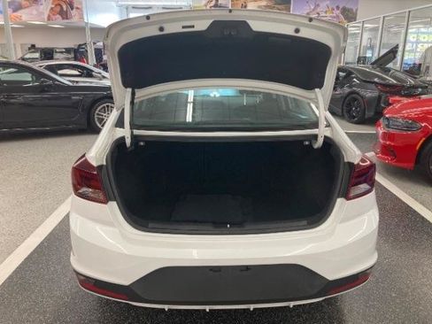 Used 2019 Hyundai Elantra SE w/ Cargo Package FWD image 39