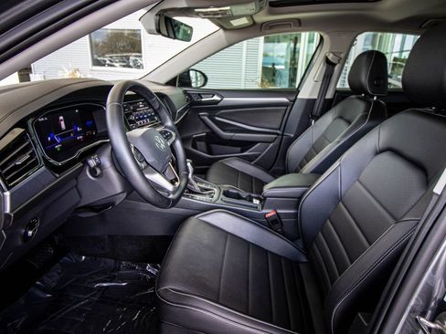 Used 2022 Volkswagen Jetta SE image 22