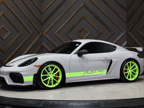 Used 2021 Porsche 718 Cayman GT4 w/ Light Design Package image 15