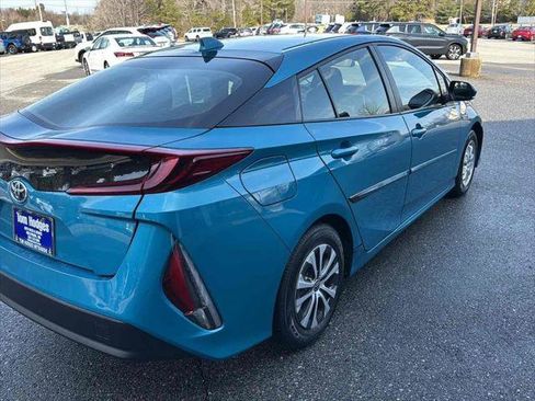 Used 2022 Toyota Prius Prime LE image 4