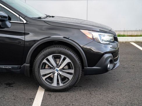 Used 2018 Subaru Outback 2.5i Limited image 9