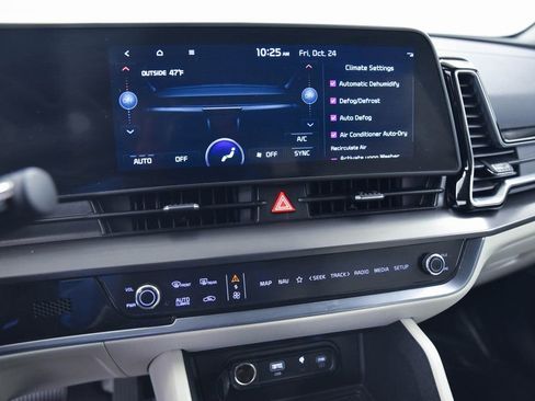 Used 2025 Kia Sportage EX image 24