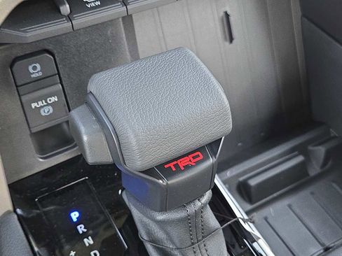 New 2026 Toyota Tundra Limited AWD/4WD image 18