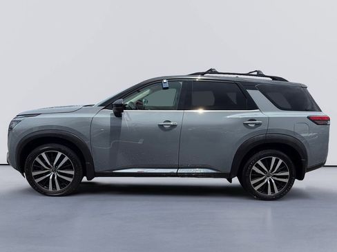 Used 2024 Nissan Pathfinder Platinum AWD/4WD image 6