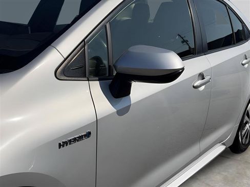 Used 2021 Toyota Corolla LE FWD image 8